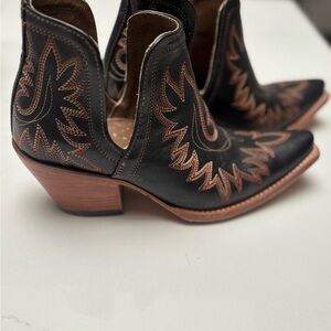 Ariat Dixon Western Block Heel Ankle Boots